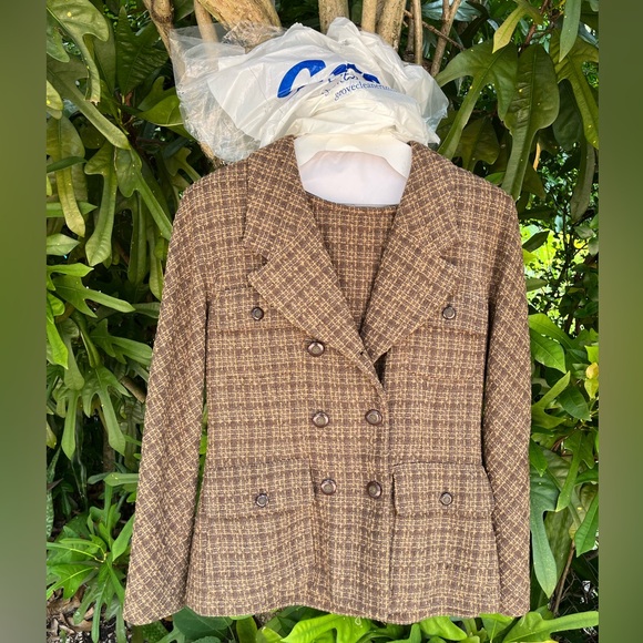 Tahari Jackets & Blazers - Vintage 1990s -Tahari Women’s Two Piece Suit